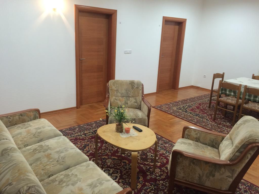 Guest House Seperic Jastrebarsko Εξωτερικό φωτογραφία