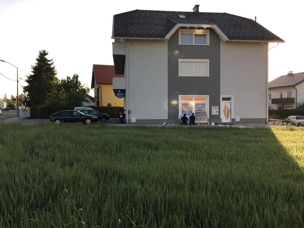 Guest House Seperic Jastrebarsko Εξωτερικό φωτογραφία